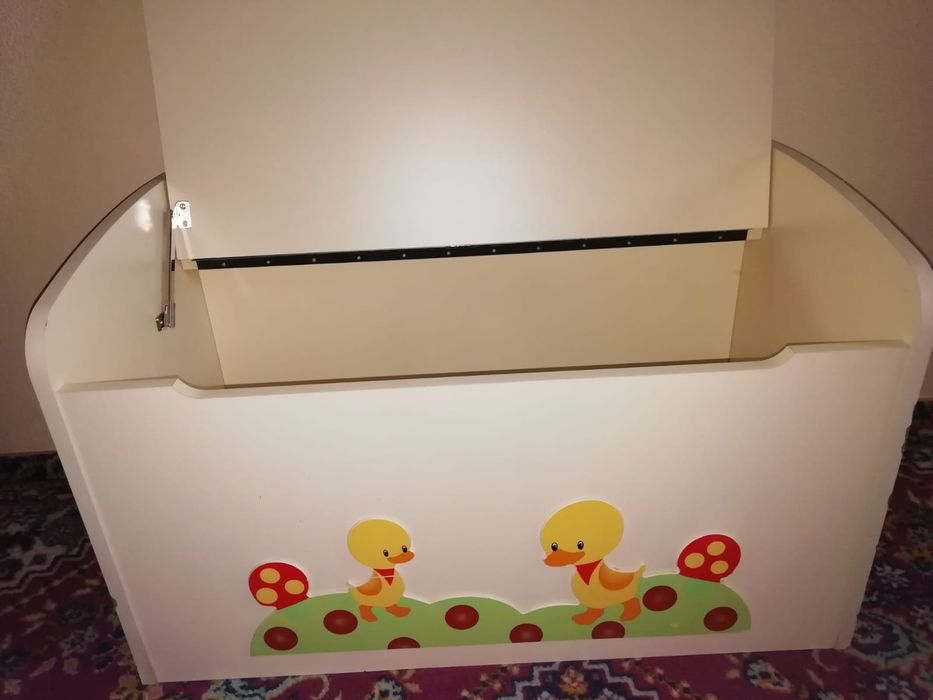 Продам набор детской мебели