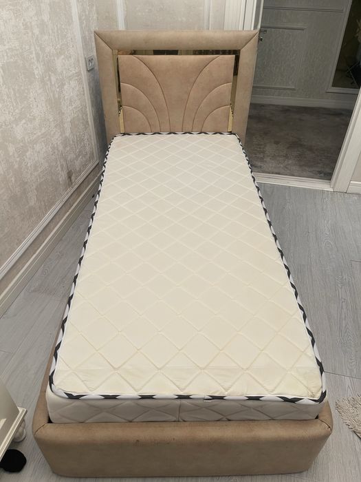 Кровать с матрасом + Письменный стол / Karavot va matras + Yazuv stoli