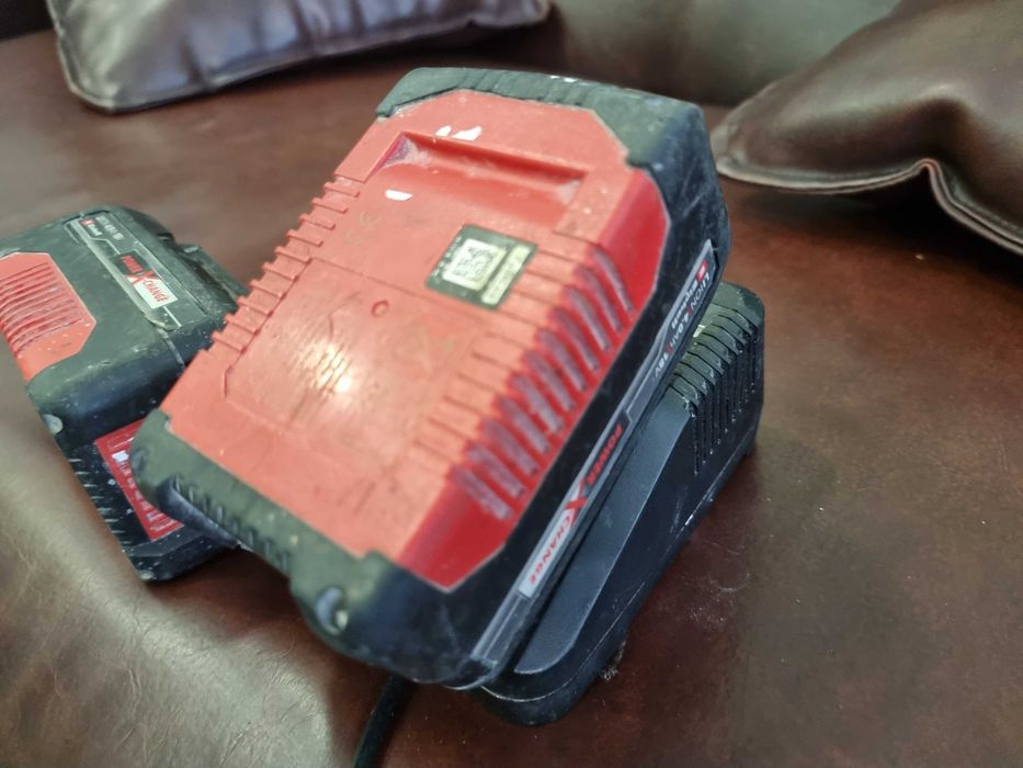 Зарядно за батерии на Einhell Power X-Change