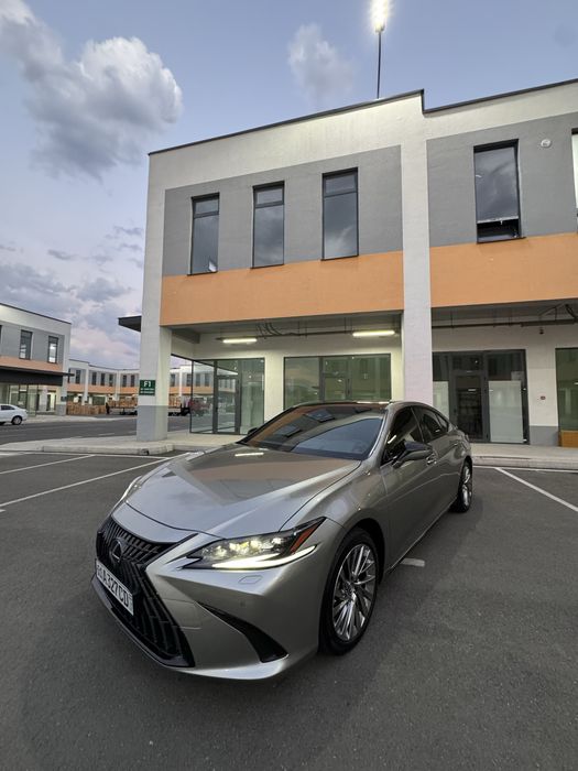 Lexus ES300 Premium Klass 2025 Model