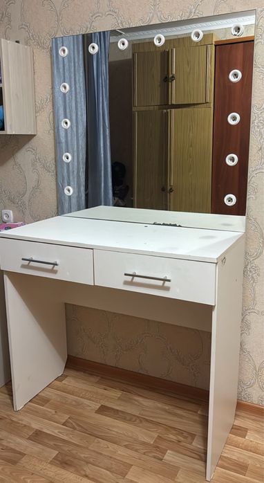 Туалетный столик