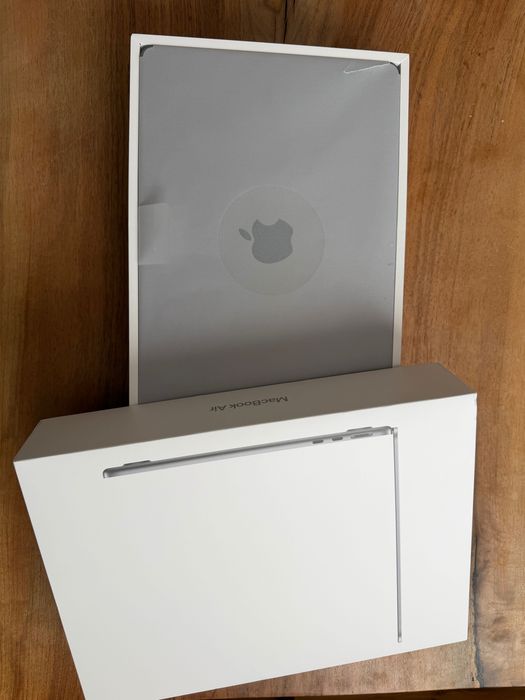 MacBook Air M2 13.6" / 16GB / 512GB – отлично състояние, 88% батерия