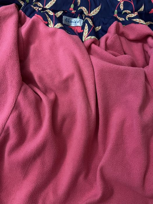 Продам курточку на девочку