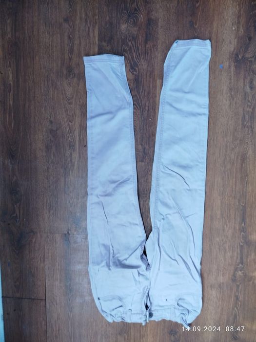 Джинсы новые и разные