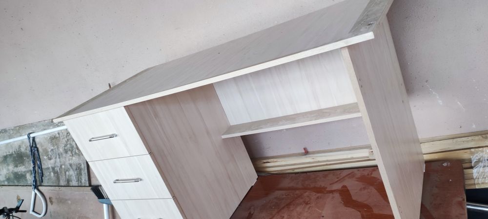 Стол компьютерный