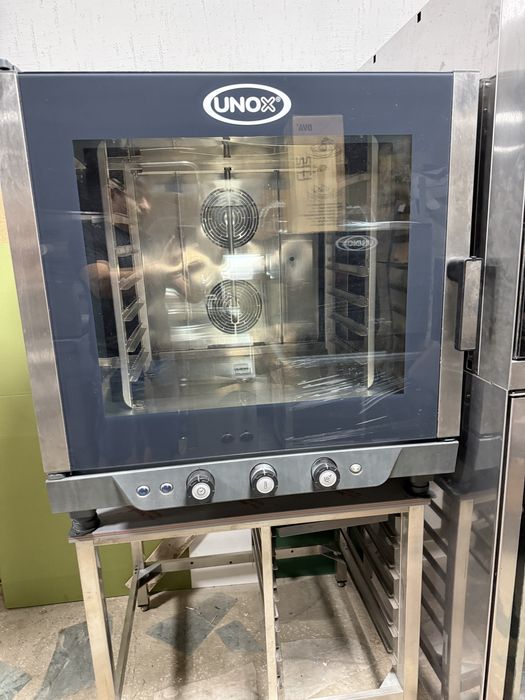 Unox печь пароконвектомат  7 уровней в отличном состоянии листы Gn1/1