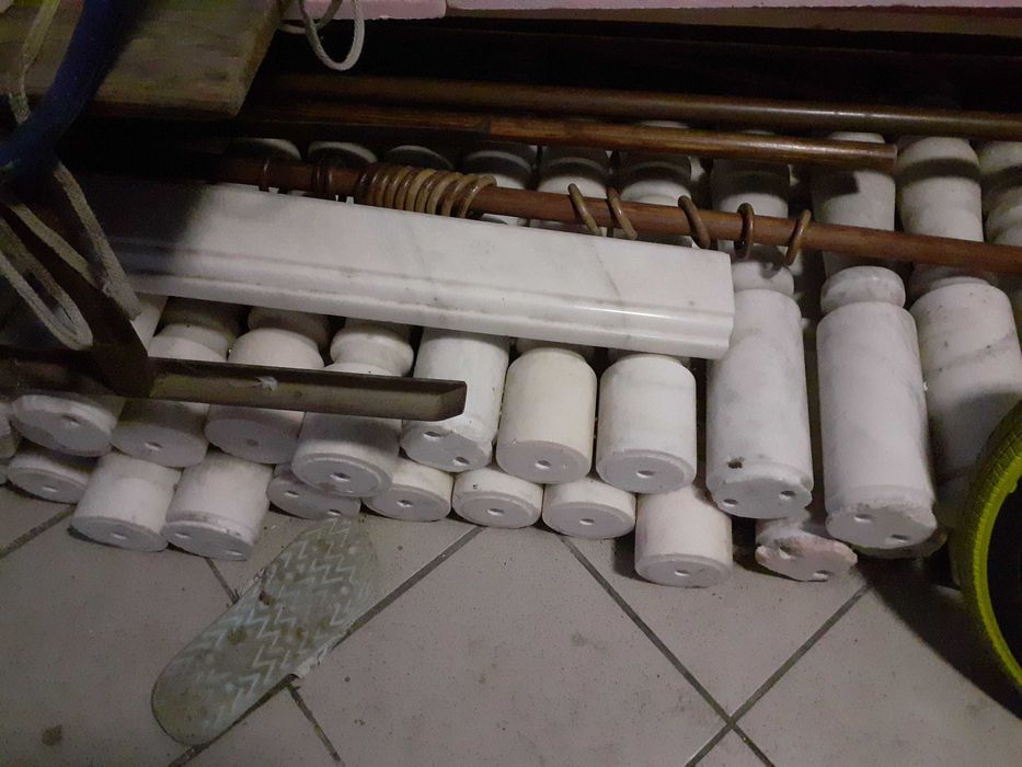 Stalpi marmura, borduri si placi