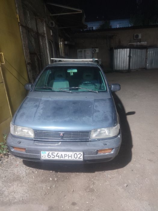 Mitsubishi space wagon