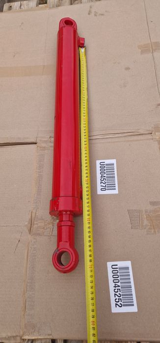 Cilindru hidraulic lungime 750 mm deschide 500 mm bolturi diametru 30