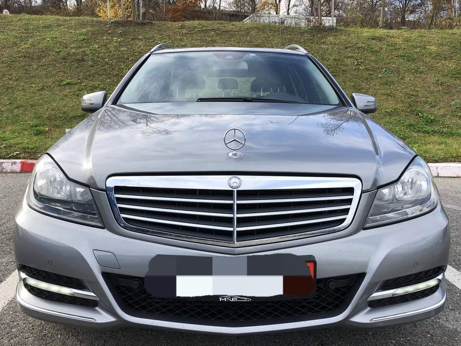 Vând Mercedes C Class 200