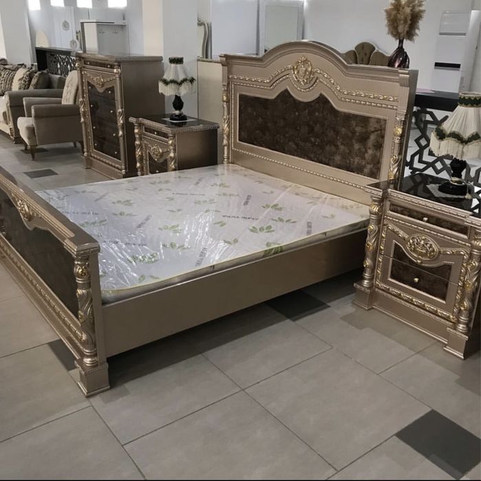 Спальный гарнитур