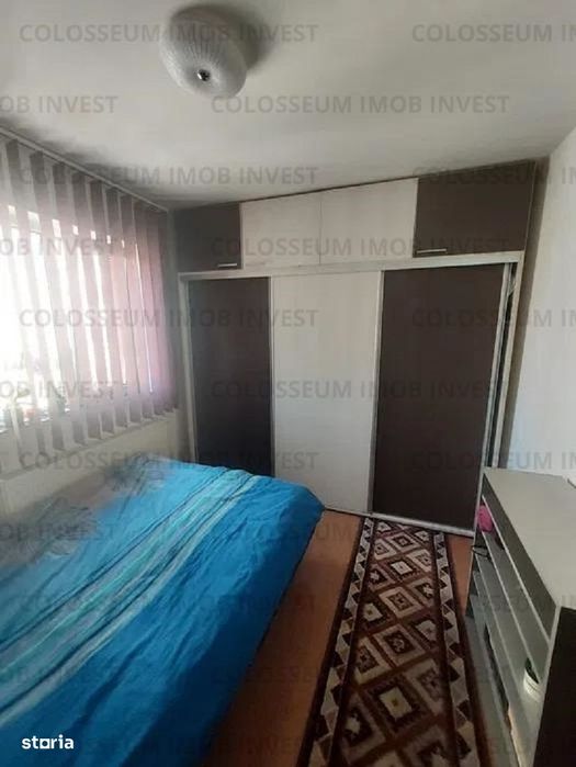Apartament 3 camere,semidecomandat - Zona Florilor
