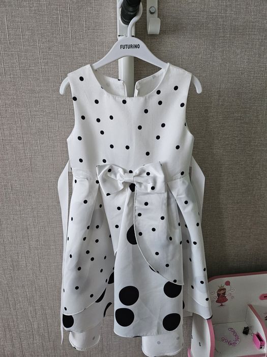 Нарядное платье для девочки 120см