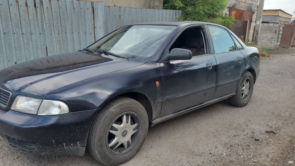 Продам ауди А4 .