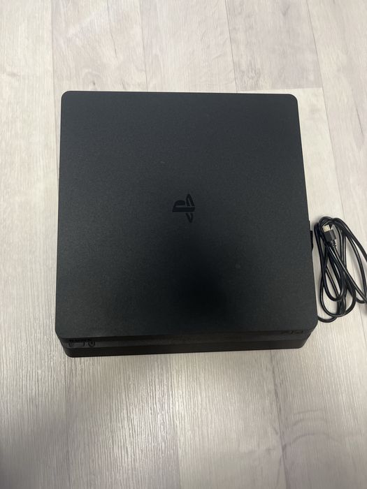 Sony PlayStation 4 slim