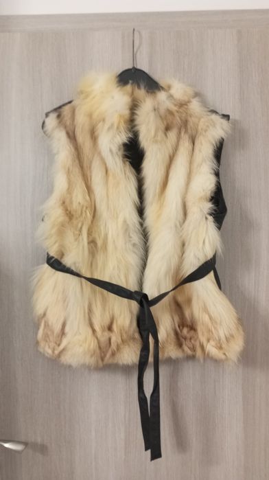 Елече с предна част лисица, гръб кожа.Дамска  шуба.