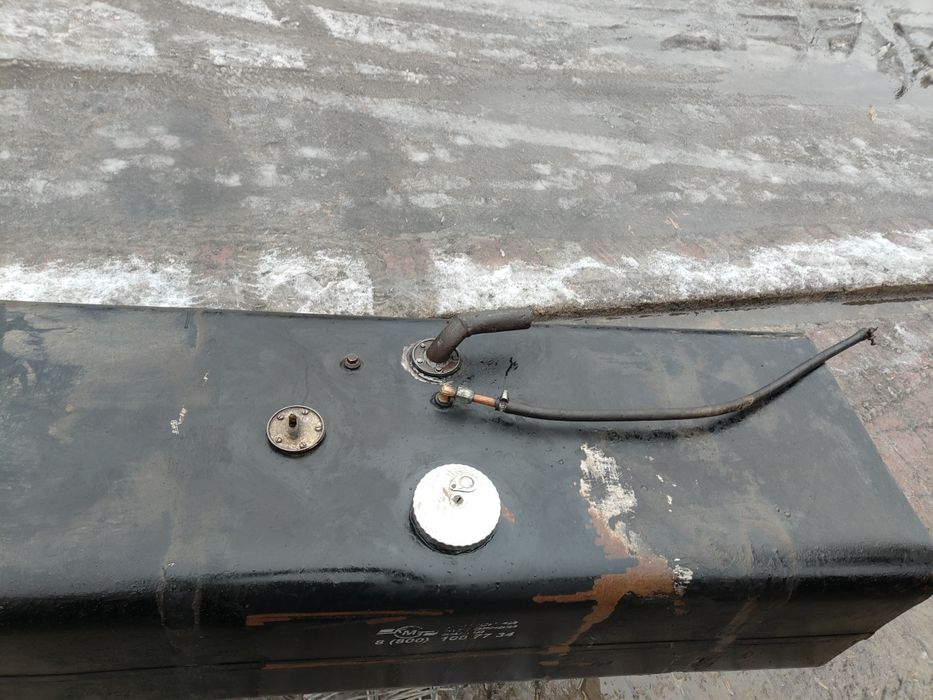 Продам топливный бак