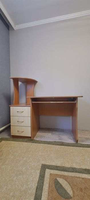 Письменый стол для учёбы