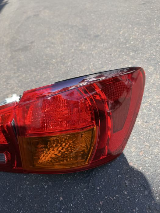 Задний правая фонарь на Lexus is 250