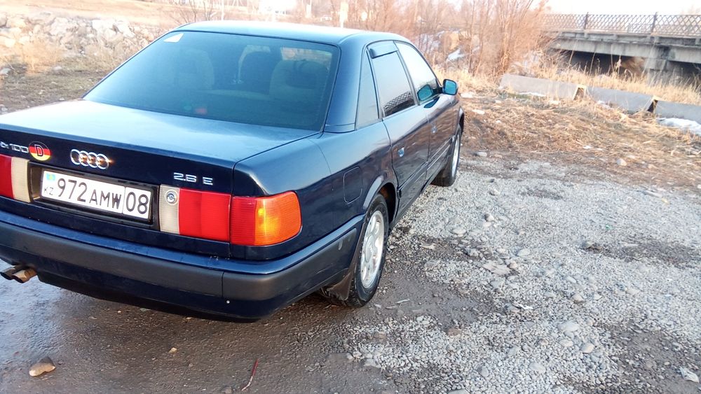 Audi rs4 1993год ...