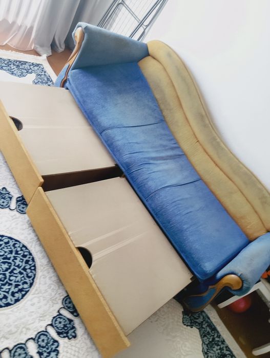 Продам диван в центре города