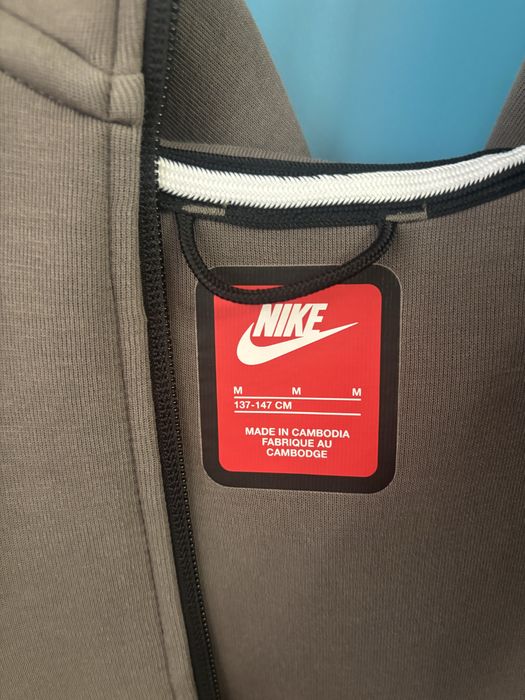Nike tech fleece кафяв