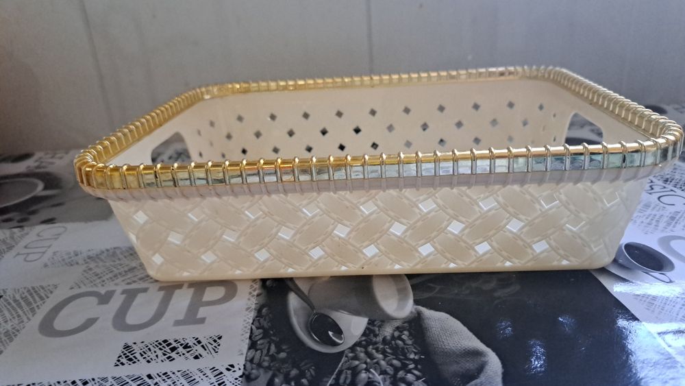 Для дома посуды в хорошем состояние