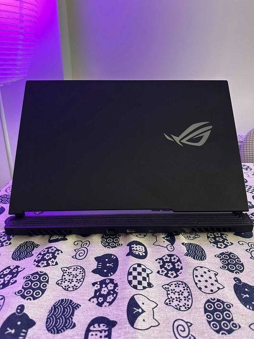 ASUS Rog Gtx1660ti i7-9750H 17" 144Hz IPS