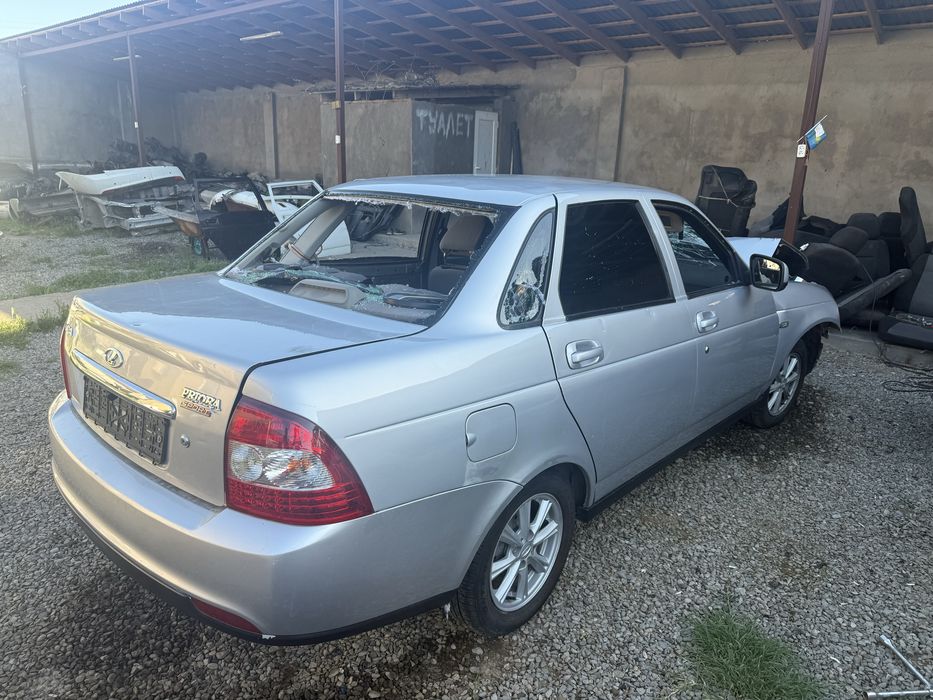 Разбор Лада Приора Седан год 2012