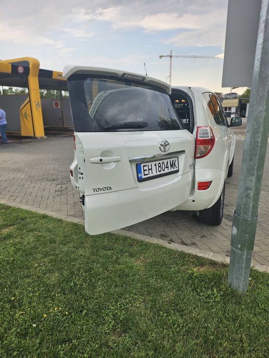 Toyota   Rav.  4