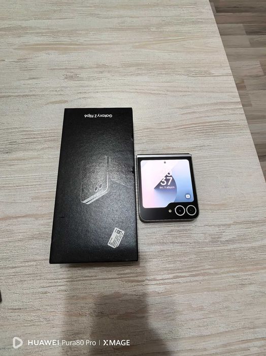 Продава се Samsung Z flip 6 в перфектно састояние без забележки 12GB 256 палене комплект телефона е купуван от зора