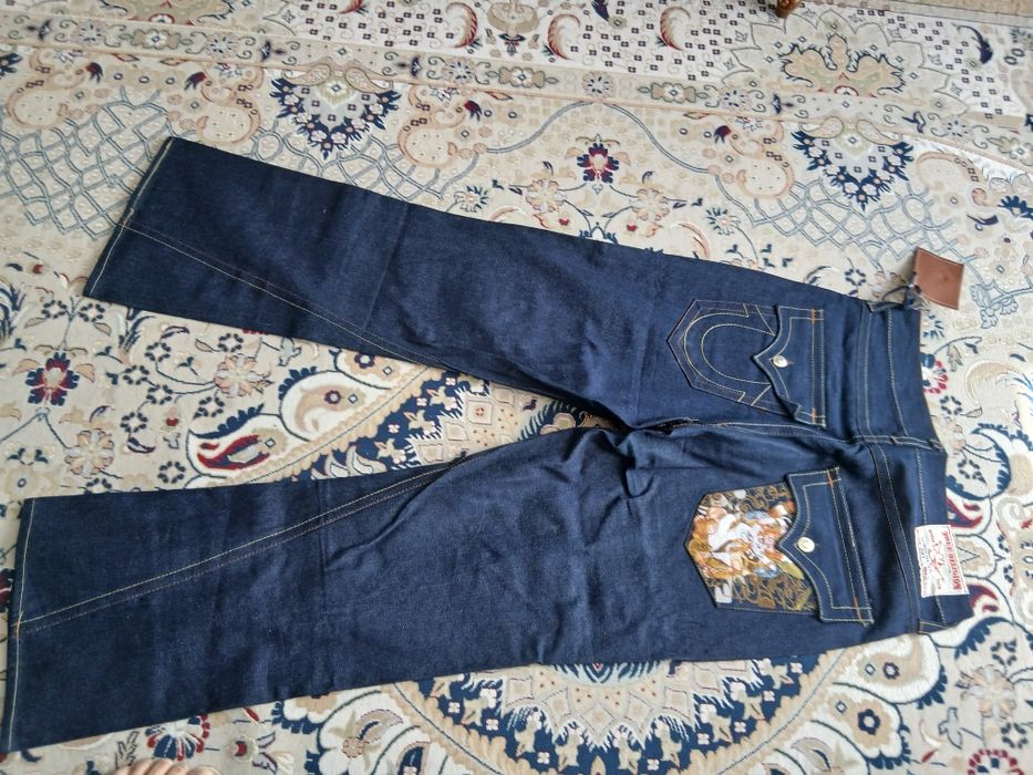 Продам джинсы уникенс,,новые