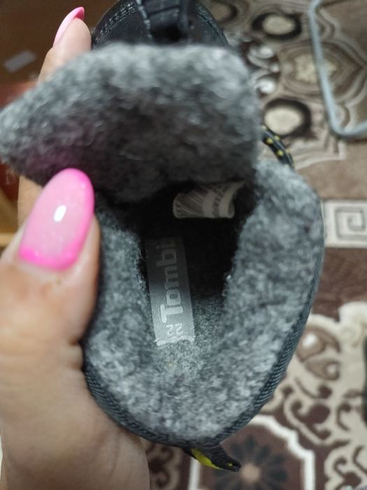 Продам детскую обувь