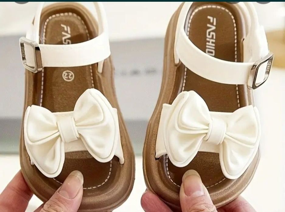 Детская обувь на 2,3 года.