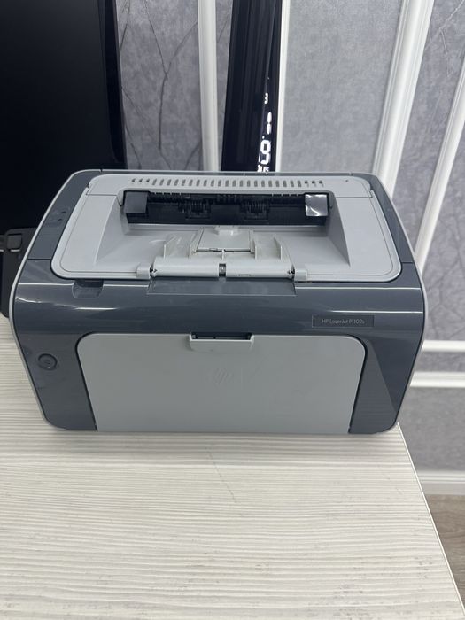 HP laserjet p1102s