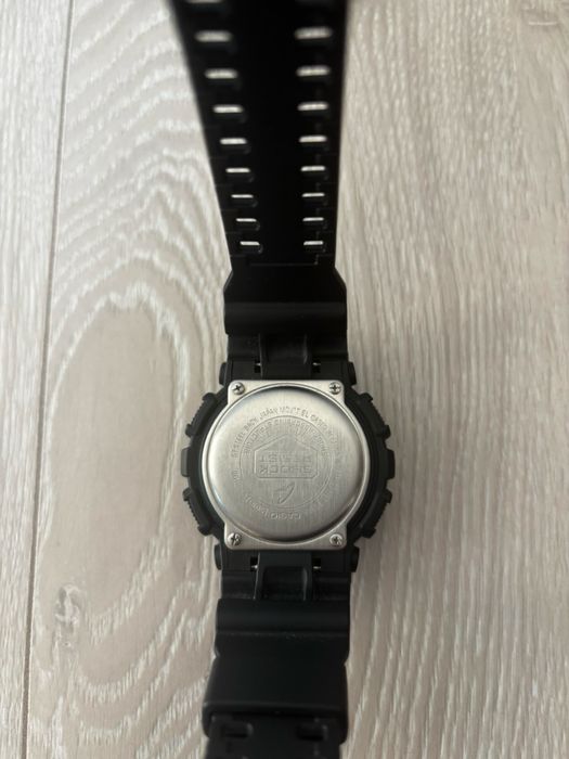 Часовник g-shock