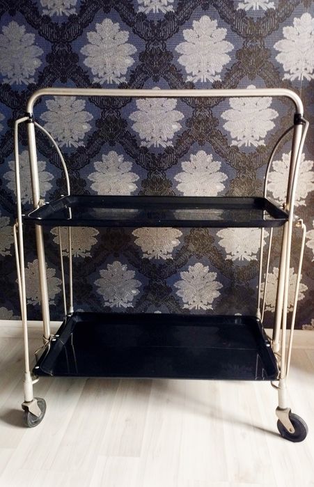 Сервировачная тележка