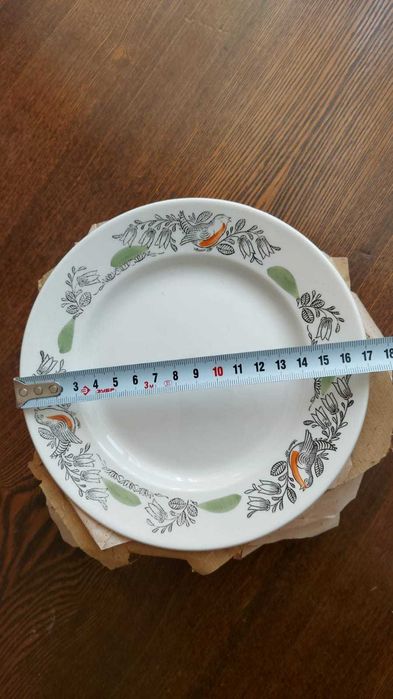 посуда - тарелки и чашки