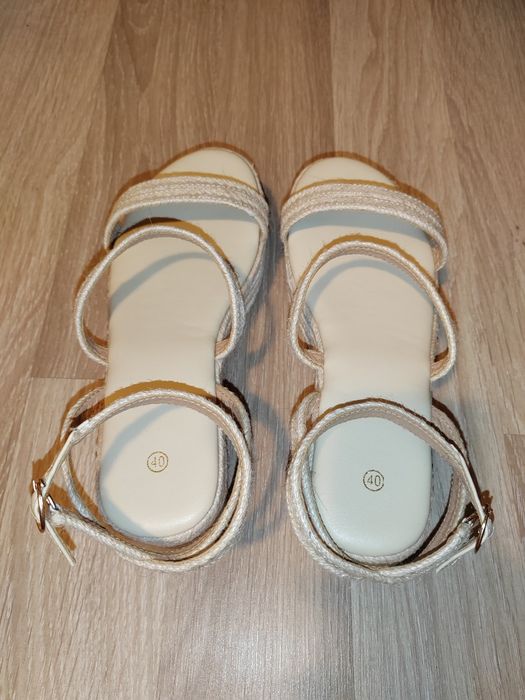 Sandale noi bej pentru marimea 38~39