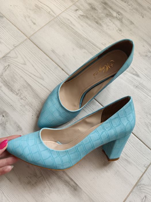 Сини обувки 40 номер