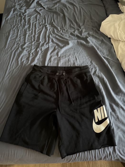 Къси панталони Nike