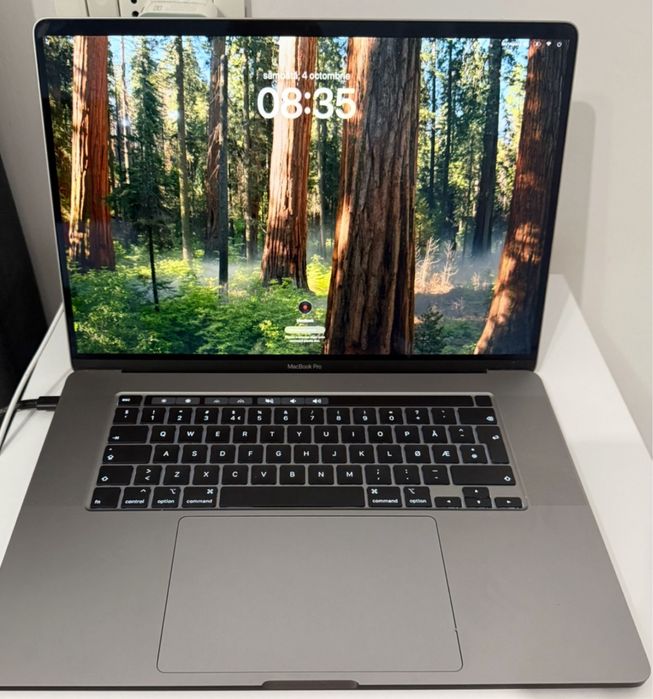 16” MacBook PRO 2020• 16 GB • 512 GB • i9 • 98% Viata Bateriei
