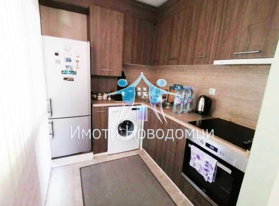 Продава се Тристаен апартамент в Шумен, Пазара - 90 кв.м за 1564 €/кв.м - Снимка #1