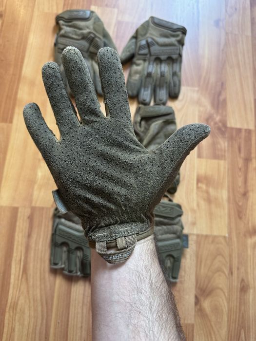 Manusi Tactice Noi Si Second Hand