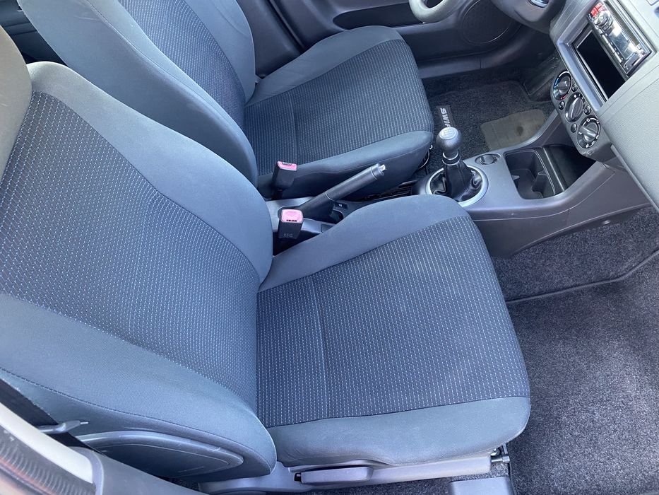 Лек автомобил Suzuki Swift