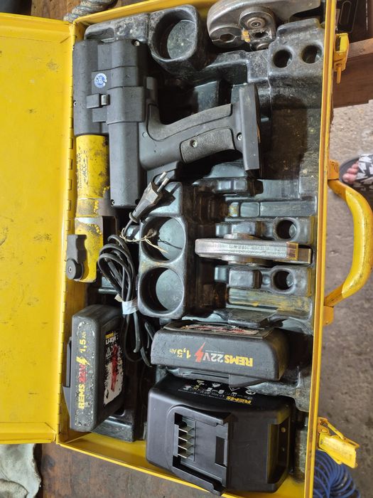 Presa sertilizat REMS mini press 22v