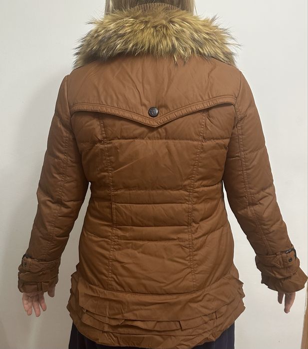 Продам женскую куртку