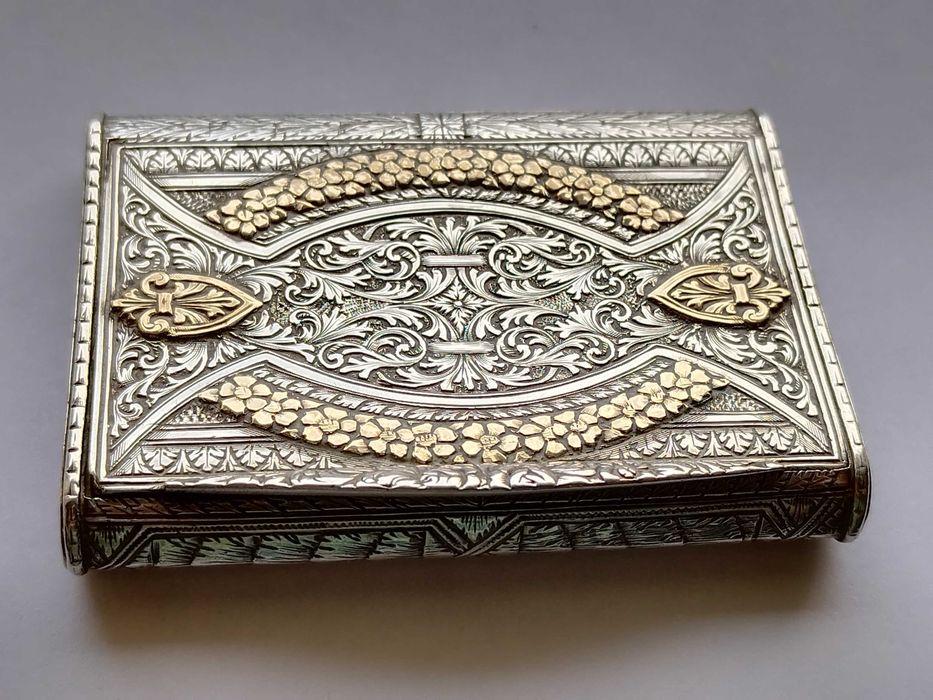 Argint masiv cu insertii aur 22k