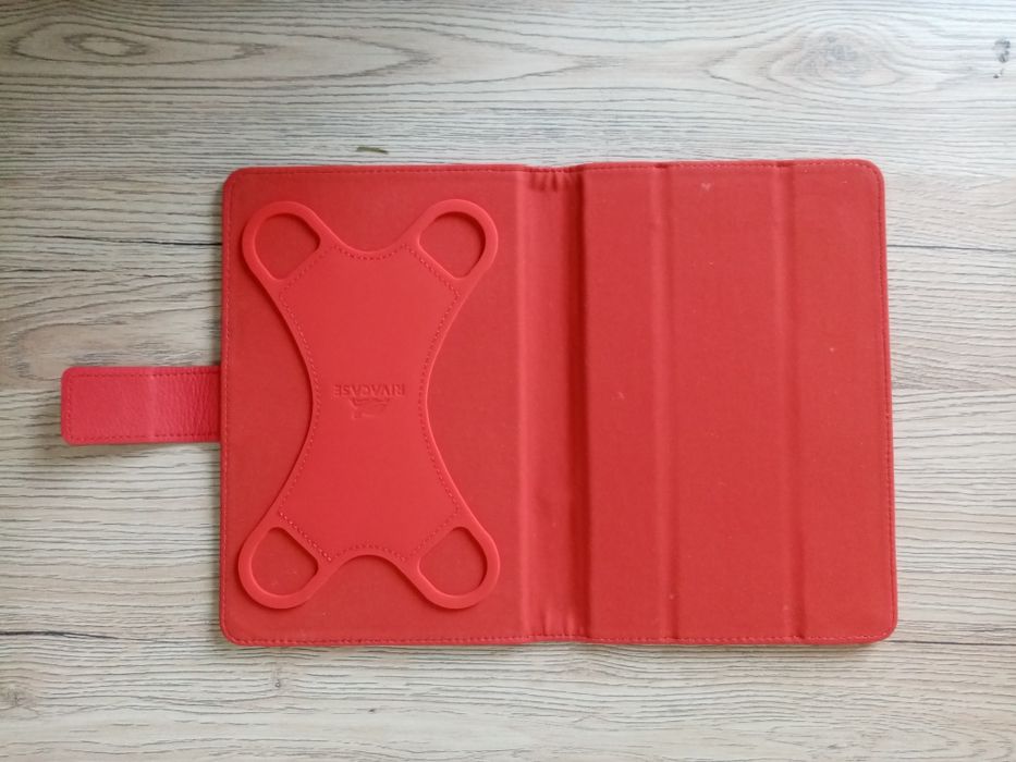 Чехол для планшета на 8и9 диагональ. Красный