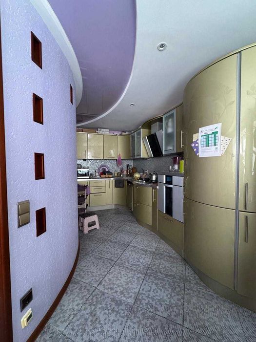 Продажа 4-комнатной квартиры р-н Диана